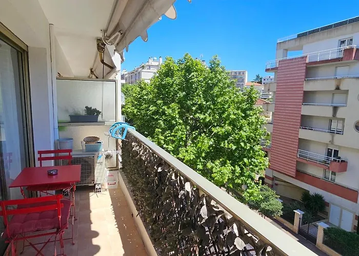 Magnifique Juan Les Pins-plage A Pied Апартаменты *